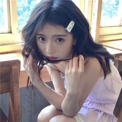 深深腥红